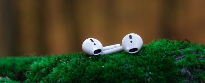 Wie funktioniert Bluetooth und warum ist es so schrecklich?  Bluetooth ist ein Protokoll für kurze Reichweite, schlechte Qualität, launische und im Allgemeinen schlechte Verbindung.  Erfahren Sie, wie Bluetooth funktioniert und wie Sie Ihr Bluetooth-Erlebnis verbessern können.